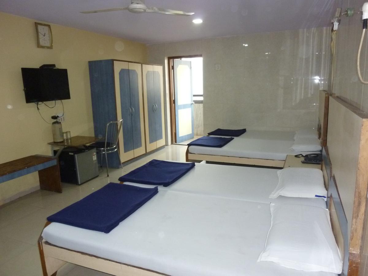 Hotel Stars Mumbai Room photo
