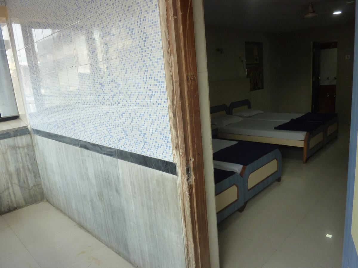 Hotel Stars Mumbai Room photo