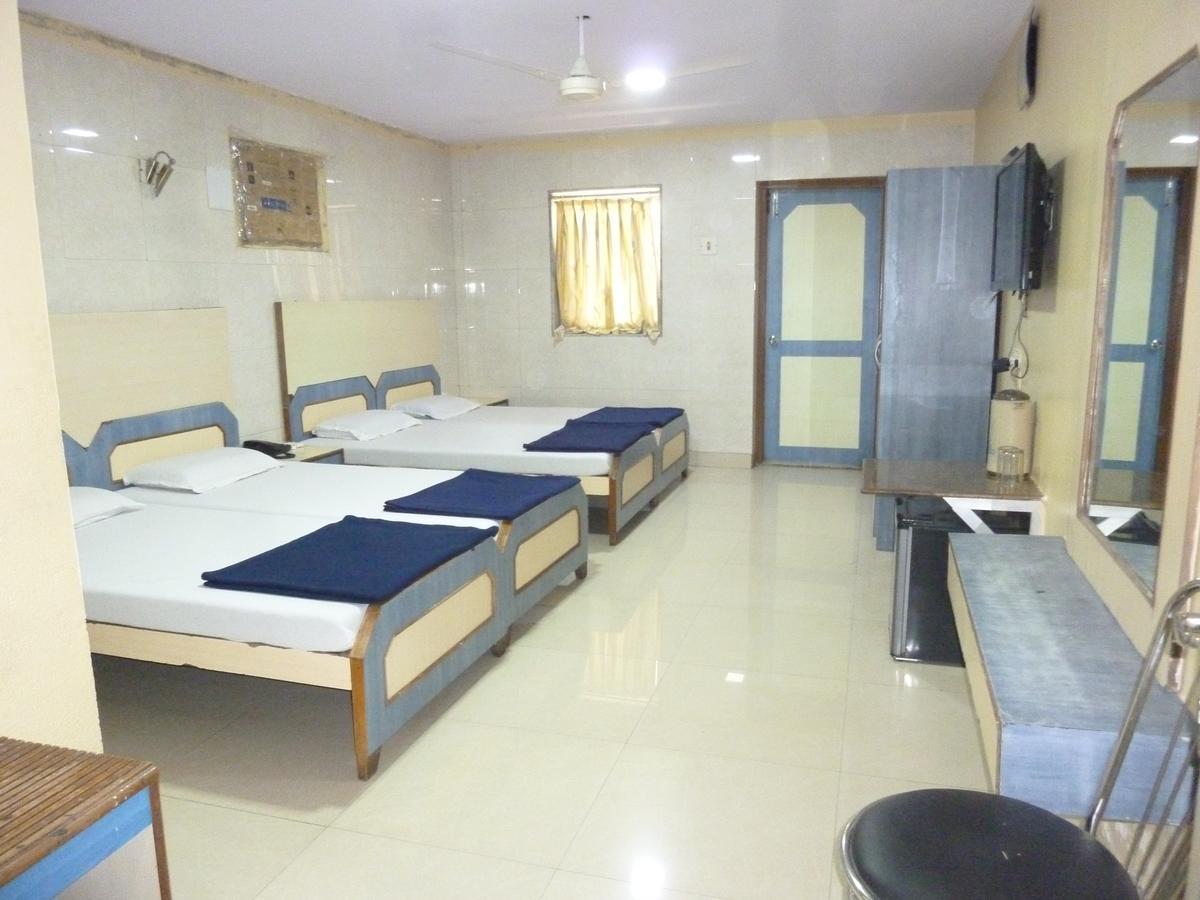 Hotel Stars Mumbai Room photo