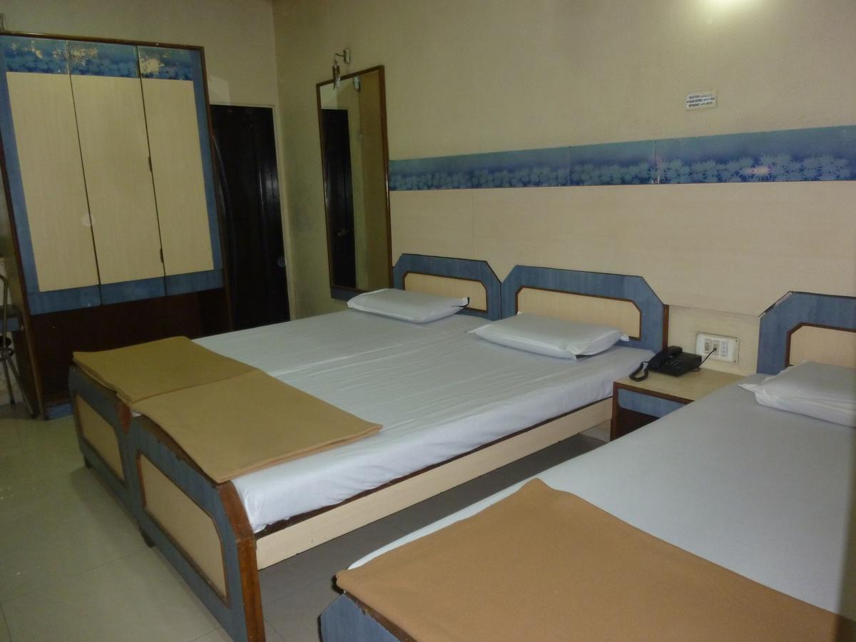 Hotel Stars Mumbai Room photo
